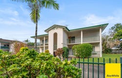 2/342-344 Mccoombe Street, Mooroobool, Qld 4870