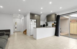 2/13 Fishburn Grove, Harkness, Vic 3337