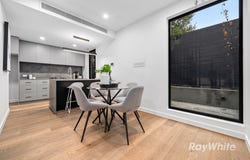 4/3 Ames Avenue, Carnegie, Vic 3163