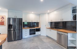 14 Veivers Close, Westcourt, Qld 4870