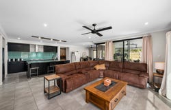 1 Horton Place, Regency Downs, Qld 4341