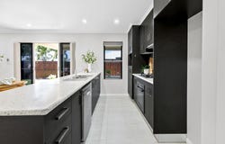 11 Montgomery Street, Rural View, Qld 4740