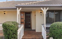 19 Claire Street, Centenary Heights, Qld 4350