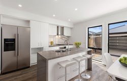 135 Burvilles Road, Armstrong Creek, Vic 3217