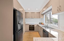 2/23 Lawson Road, Mooroolbark, Vic 3138