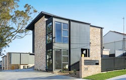 1/39 Bridge Street, Coniston, NSW 2500