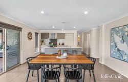 5 Carriers Arms Drive, Miners Rest, Vic 3352