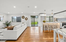 6 Etna Close, Riverhills, Qld 4074