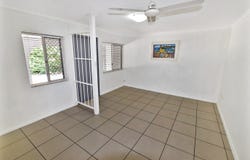 40 Higgins Street, West Gladstone, Qld 4680