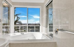 14 Bellavista Close, Highland Park, Qld 4211
