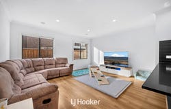 13 Bonza Circuit, Clyde North, Vic 3978