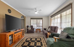 1 Lorraine Court, Pakenham, Vic 3810