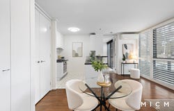 2/99 Whiteman Street, Southbank, Vic 3006