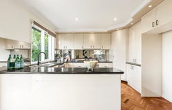 2/71 Roslyn Street, Brighton, Vic 3186