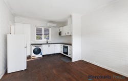 1 Brownell Place, Medina, WA 6167