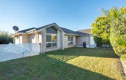 12 Pristine Place, Ningi, Qld 4511
