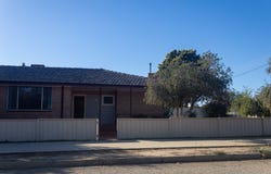 68 Kitchener Road, Merredin, WA 6415