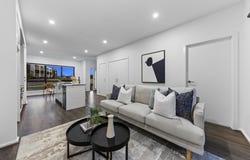 9 Travertine loop, Berwick, Vic 3806