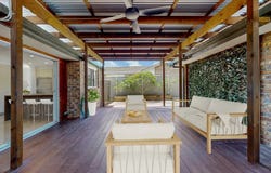 2/4 Kenny Drive, Labrador, Qld 4215