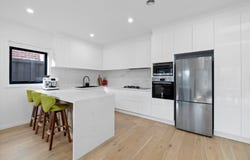2/7 Clairmont Avenue, Bentleigh, Vic 3204