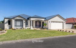 5 Barton Drive, Australind, WA 6233