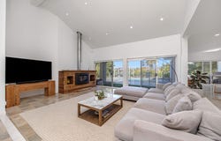 42 Blair Athol Crescent, Sorrento, Qld 4217
