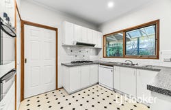 42 Parman Avenue, Pakenham, Vic 3810