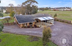 10 Nine Mile Road, Napoleons, Vic 3352