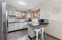 16 Oceanside Drive, Caves Beach, NSW 2281