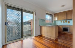 2/4 Thistle Court, Meadow Heights, Vic 3048