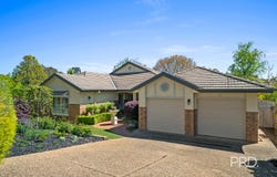 5 Lakehaven Drive, Lake Albert, NSW 2650