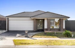51 Waiben Crescent, Point Cook, Vic 3030