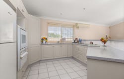 14 Fleetwing Avenue, Newport, Qld 4020