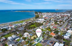 8 Renown Avenue, Victor Harbor, SA 5211