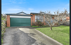 12 Stratus Court, Hampton Park, Vic 3976