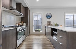 80 Lugano Avenue, Alfredton, Vic 3350