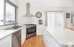 1/10 Manna Gum Heights, Mount Pleasant, Vic 3350