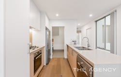 8 Azurite Way, Treeby, WA 6164
