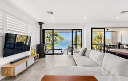 60 Bareki Road, Eleebana, NSW 2282