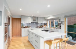 6 Bevington Court, Highton, Vic 3216