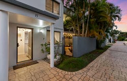 15/33 Elizabeth Street, Urangan, Qld 4655