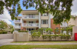 2/27-29 Walton Street, Southport, Qld 4215