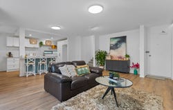 1/22-26 Rudd Street, Broadbeach Waters, Qld 4218
