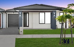 5 Urquhart Street, Rockbank, Vic 3335