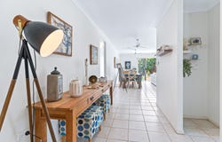 6 Chesterfield Close, Brinsmead, Qld 4870