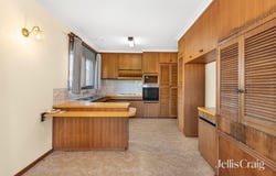 18 Ophir Street, Sebastopol, Vic 3356