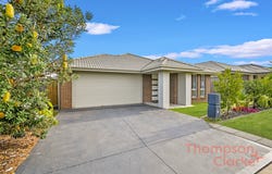 7 Plover Circuit, Aberglasslyn, NSW 2320
