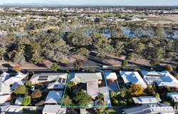 10 Barnes Boulevard, Horsham, Vic 3400