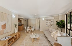 1/121 Sir Fred Schonell Drive, St Lucia, Qld 4067