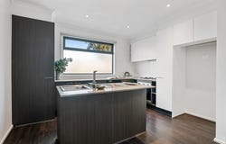 14 Tiller Walk, Mornington, Vic 3931